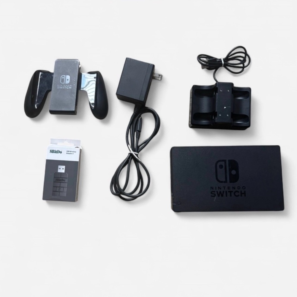 Nintendo Switch Bundle - Picture 6 of 6